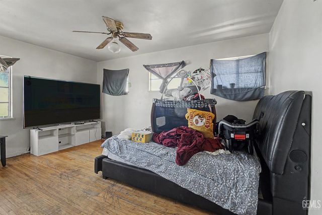 2701 N Inyo Street, Bakersfield, CA 93305