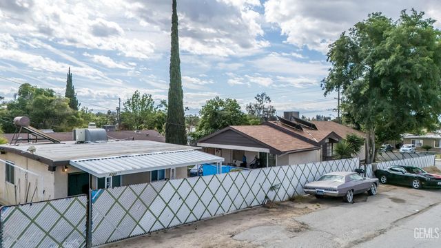 2701 N Inyo Street, Bakersfield, CA 93305