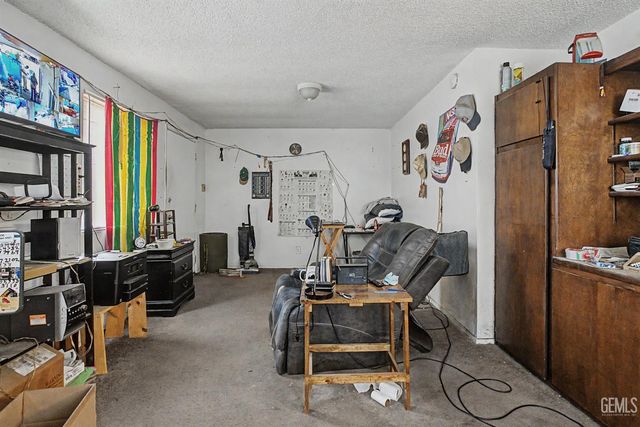 2701 N Inyo Street, Bakersfield, CA 93305