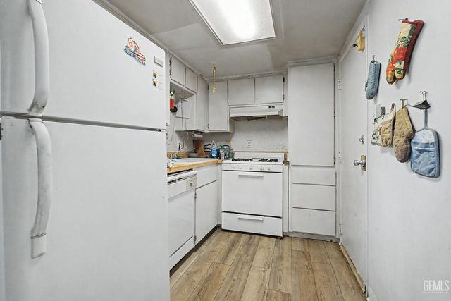 2701 N Inyo Street, Bakersfield, CA 93305