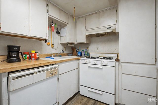 2701 N Inyo Street, Bakersfield, CA 93305