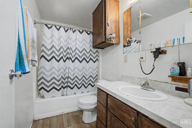 2701 N Inyo Street, Bakersfield, CA 93305