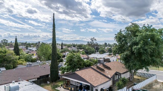 2701 N Inyo Street, Bakersfield, CA 93305