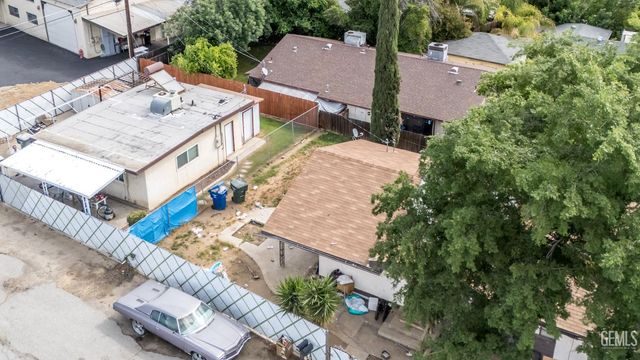2701 N Inyo Street, Bakersfield, CA 93305