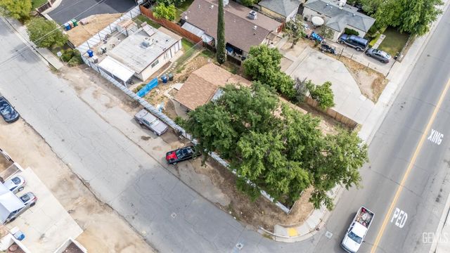 2701 N Inyo Street, Bakersfield, CA 93305