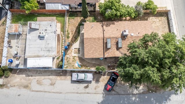 2701 N Inyo Street, Bakersfield, CA 93305