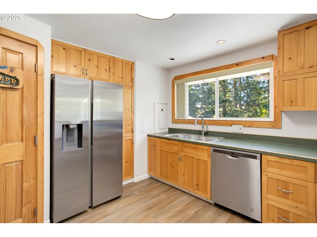 17716 Ne 232ND Ave, Brush Prairie, WA 98606