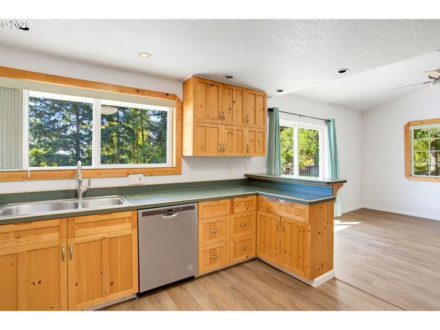 17716 Ne 232ND Ave, Brush Prairie, WA 98606