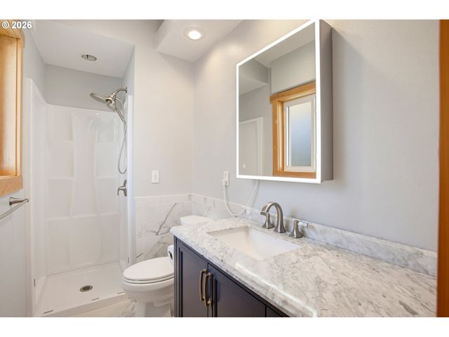 17716 Ne 232ND Ave, Brush Prairie, WA 98606