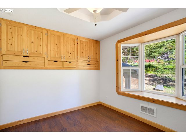 17716 Ne 232ND Ave, Brush Prairie, WA 98606