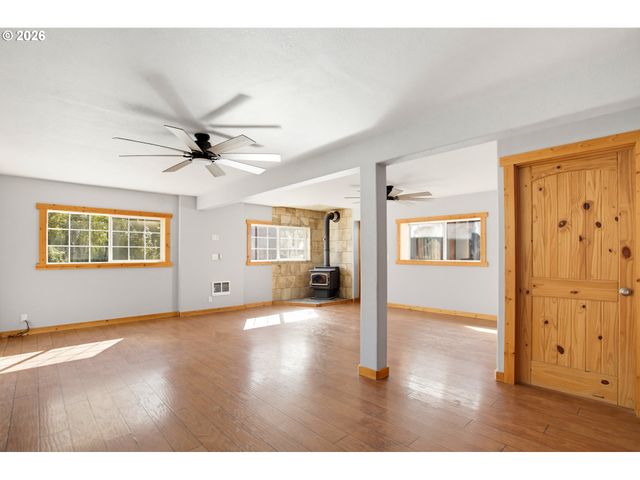 17716 Ne 232ND Ave, Brush Prairie, WA 98606