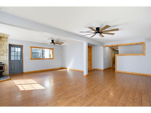 17716 Ne 232ND Ave, Brush Prairie, WA 98606