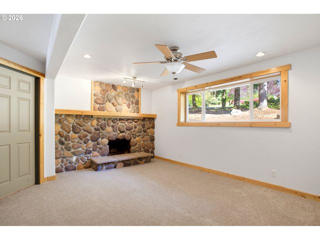 17716 Ne 232ND Ave, Brush Prairie, WA 98606