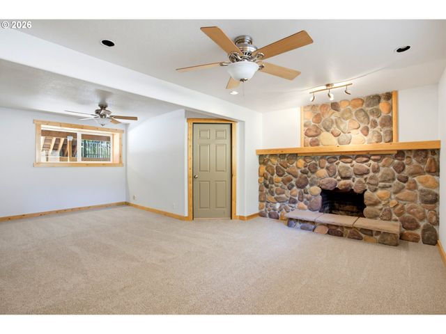 17716 Ne 232ND Ave, Brush Prairie, WA 98606