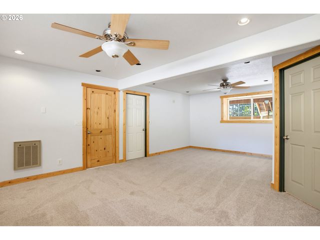 17716 Ne 232ND Ave, Brush Prairie, WA 98606