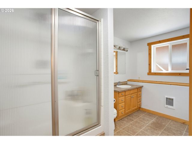 17716 Ne 232ND Ave, Brush Prairie, WA 98606