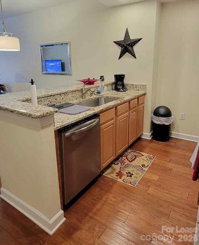 718 Trade Street 210, Charlotte, NC 28202