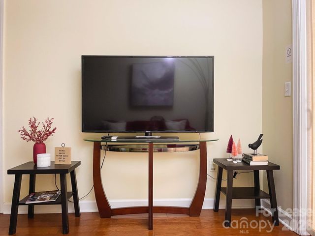 718 Trade Street 210, Charlotte, NC 28202