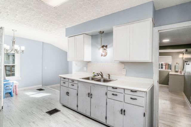 111 N High Street, Baltimore, OH 43105