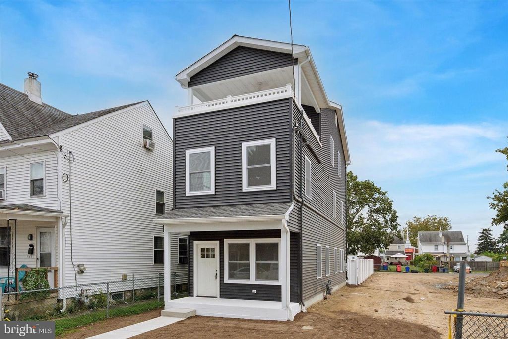 646 SPRUCE ST, Bristol, PA 19007