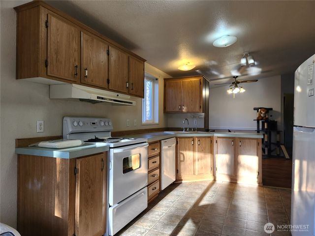 231 SE Whitener Road, Shelton, WA 98584