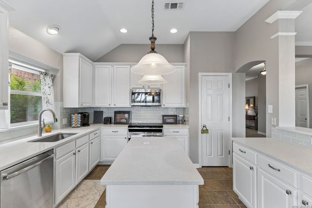 535 Mesa Bluff, San Antonio, TX 78258