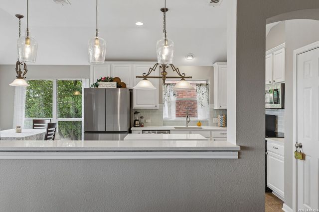 535 Mesa Bluff, San Antonio, TX 78258