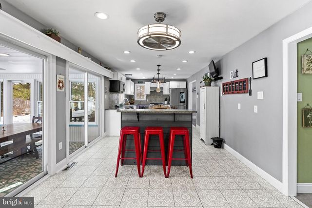 111 BRIARWOOD DR, Downingtown, PA 19335