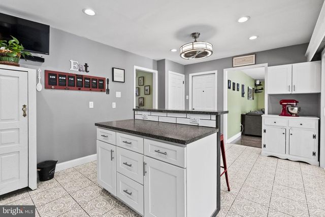 111 BRIARWOOD DR, Downingtown, PA 19335