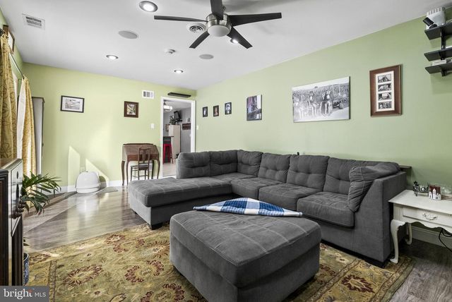 111 BRIARWOOD DR, Downingtown, PA 19335