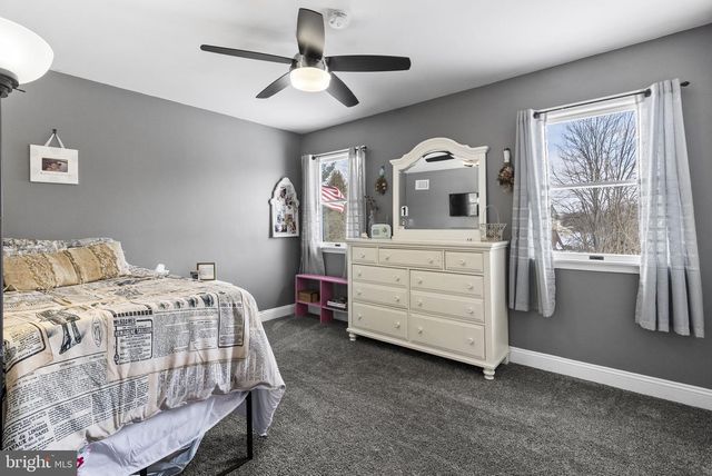 111 BRIARWOOD DR, Downingtown, PA 19335