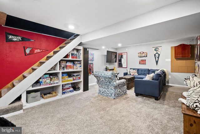 111 BRIARWOOD DR, Downingtown, PA 19335