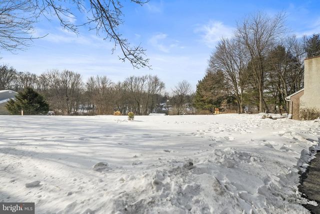 111 BRIARWOOD DR, Downingtown, PA 19335