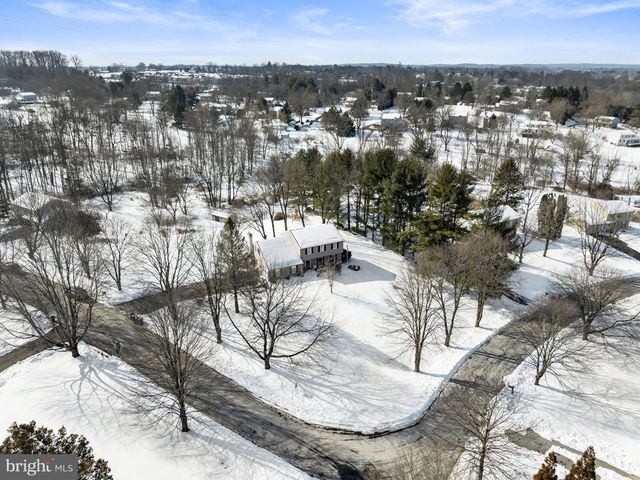 111 BRIARWOOD DR, Downingtown, PA 19335