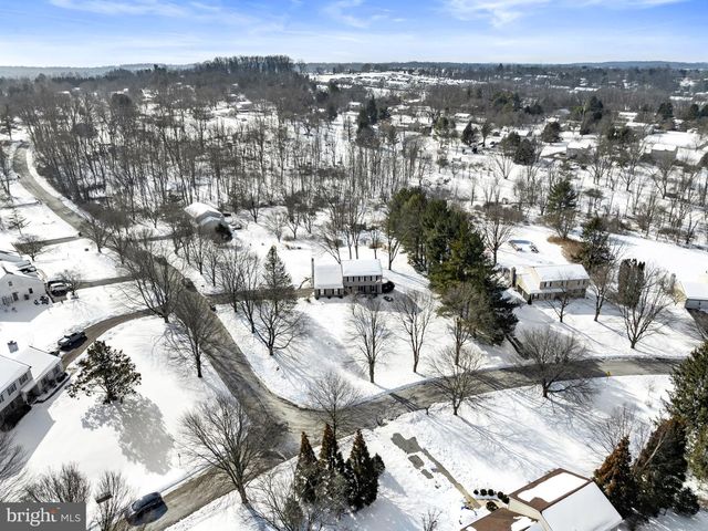 111 BRIARWOOD DR, Downingtown, PA 19335