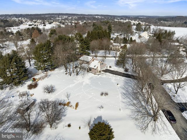 111 BRIARWOOD DR, Downingtown, PA 19335