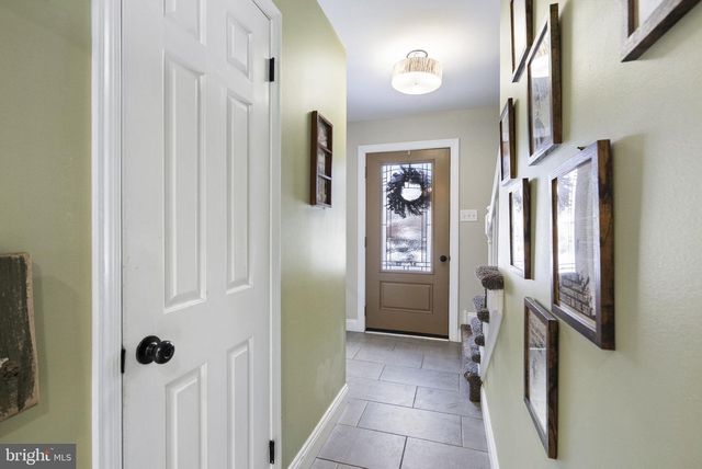 111 BRIARWOOD DR, Downingtown, PA 19335