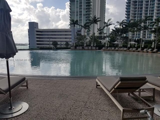 650 NE 32nd St 2005, Miami, FL 33137