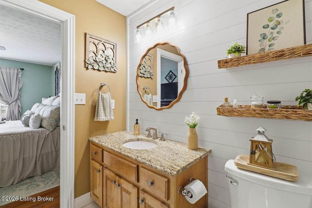 236 Bentwood Dr, Shepherdsville, KY 40165