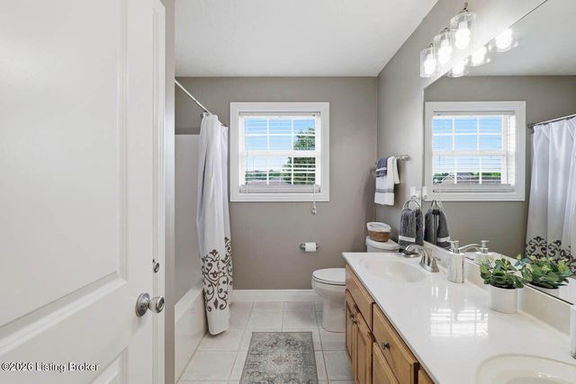 236 Bentwood Dr, Shepherdsville, KY 40165