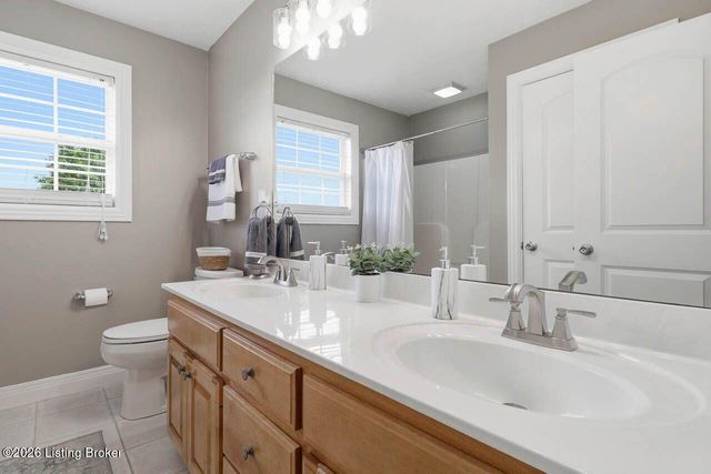 236 Bentwood Dr, Shepherdsville, KY 40165