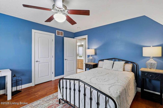 236 Bentwood Dr, Shepherdsville, KY 40165