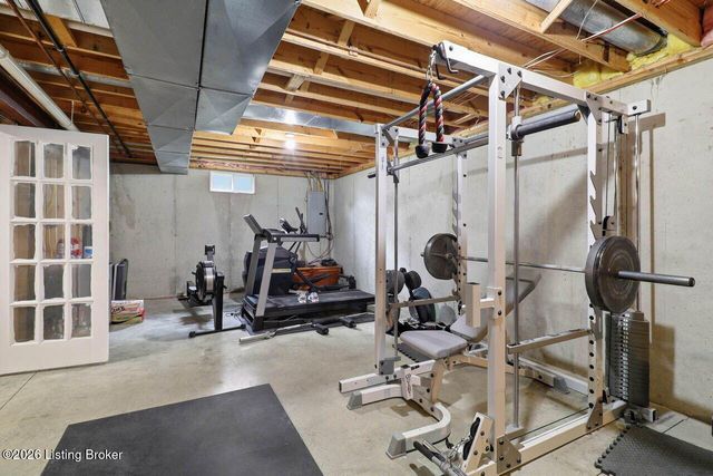 236 Bentwood Dr, Shepherdsville, KY 40165