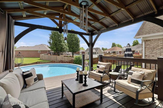 236 Bentwood Dr, Shepherdsville, KY 40165