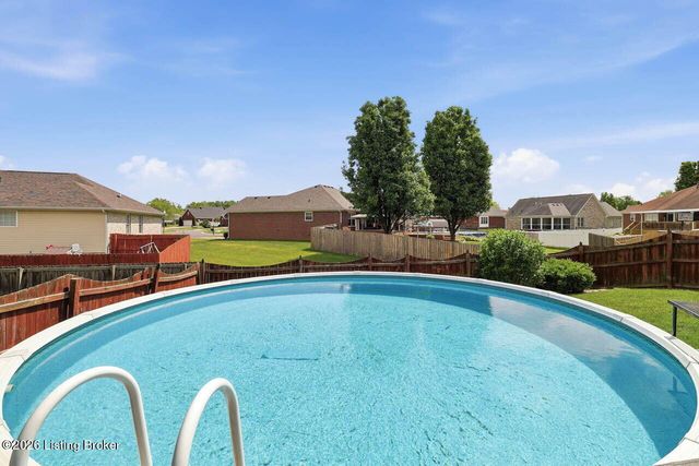 236 Bentwood Dr, Shepherdsville, KY 40165