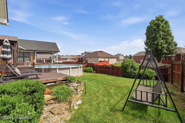 236 Bentwood Dr, Shepherdsville, KY 40165