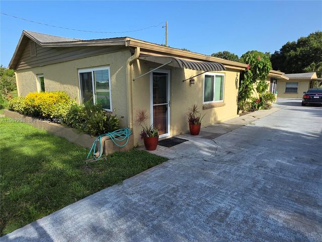 4321 Kirby Loop Rd 1, Fort Pierce, FL 34981