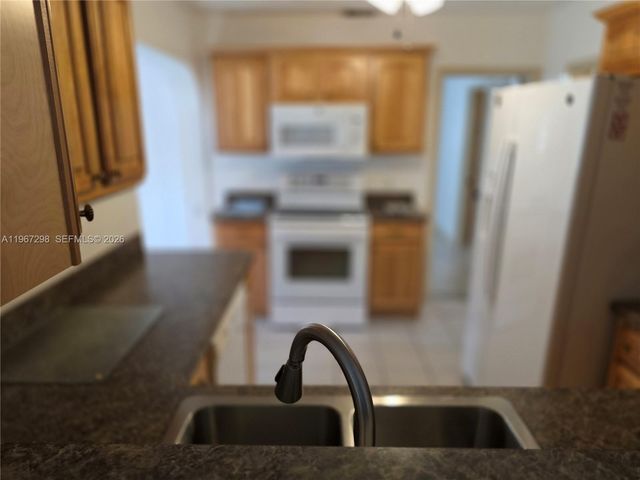 4321 Kirby Loop Rd 1, Fort Pierce, FL 34981