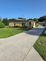 4321 Kirby Loop Rd 1, Fort Pierce, FL 34981