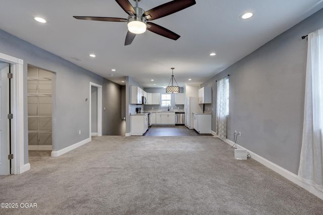2321 S Picher Avenue, Joplin, MO 64804